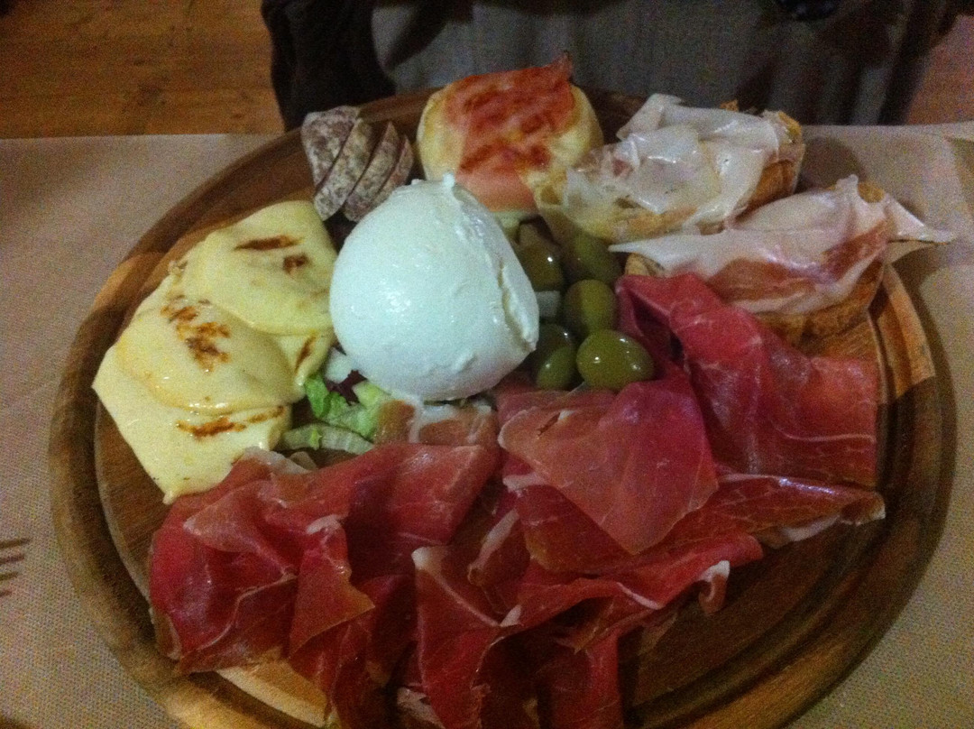 Cascina Agriturismo Honky Tonk Collegno-科莱尼奥必去景点