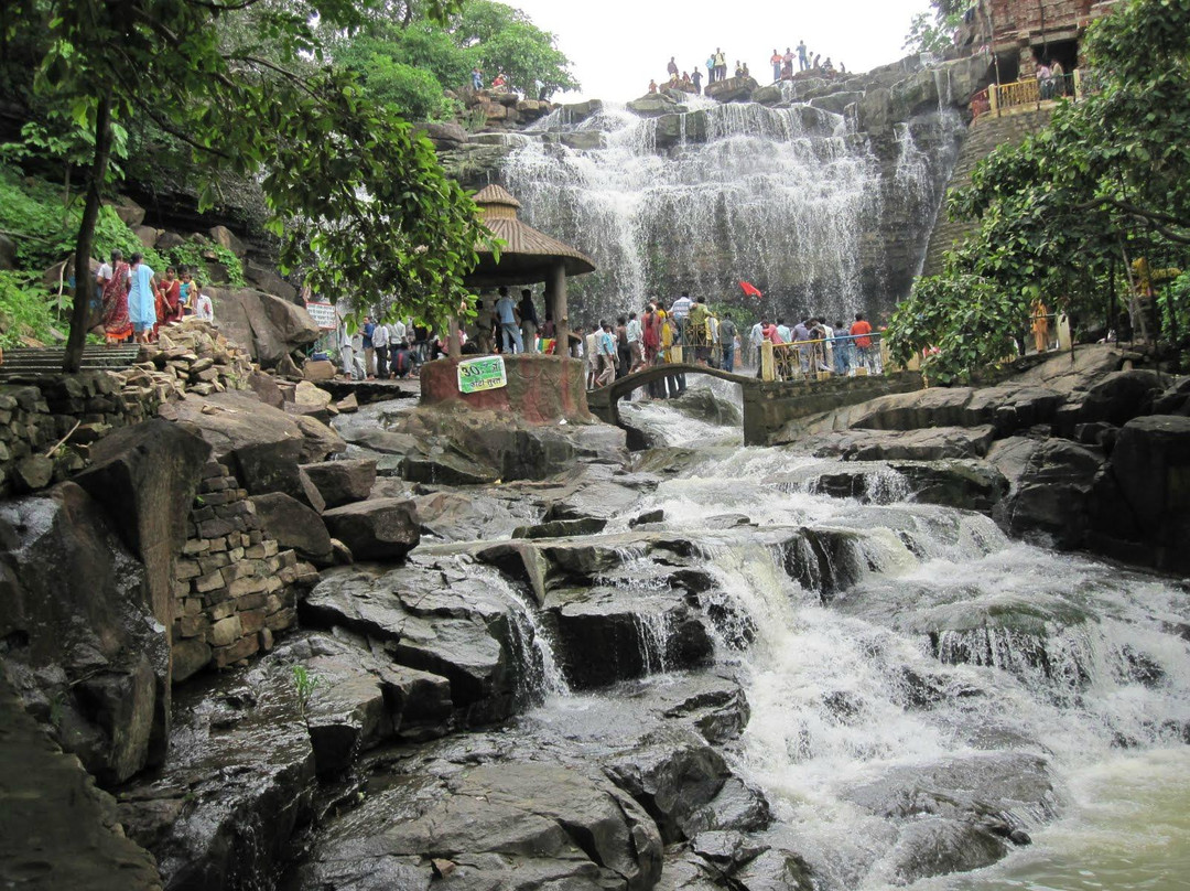 Ghatarani Waterfalls景点图片