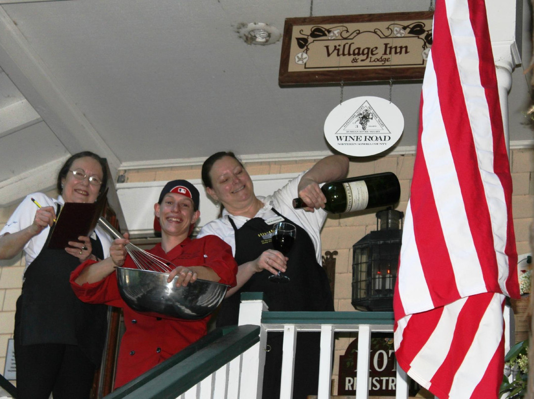 Village Inn & Restaurant主图