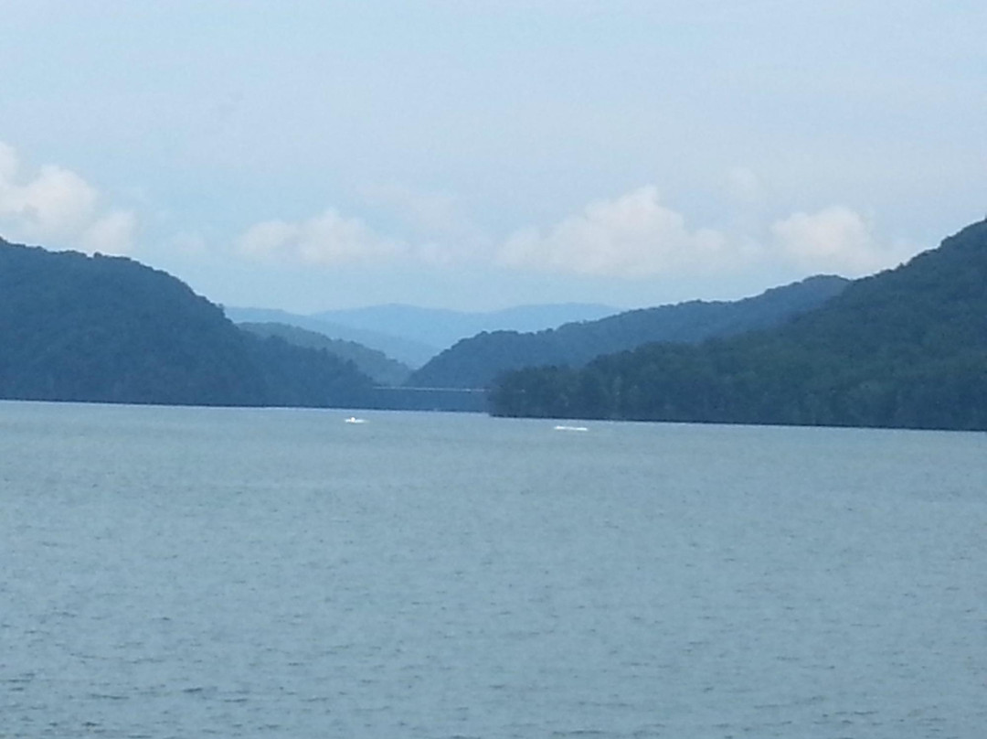 Watauga Lake景点图片