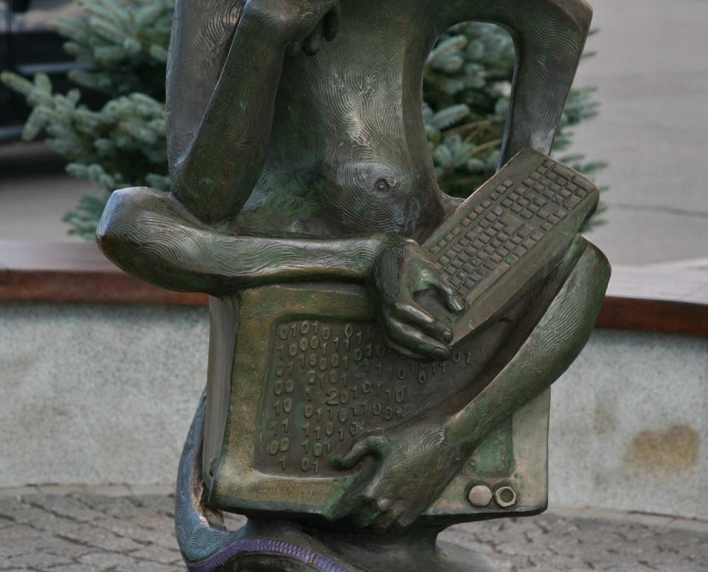 Monument to Internet User-萨马拉必去景点