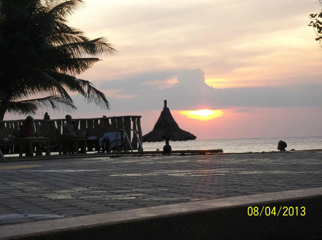 Tamaraw Beach景点图片