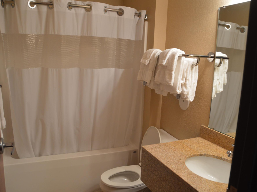 Green Acres Hotel主图