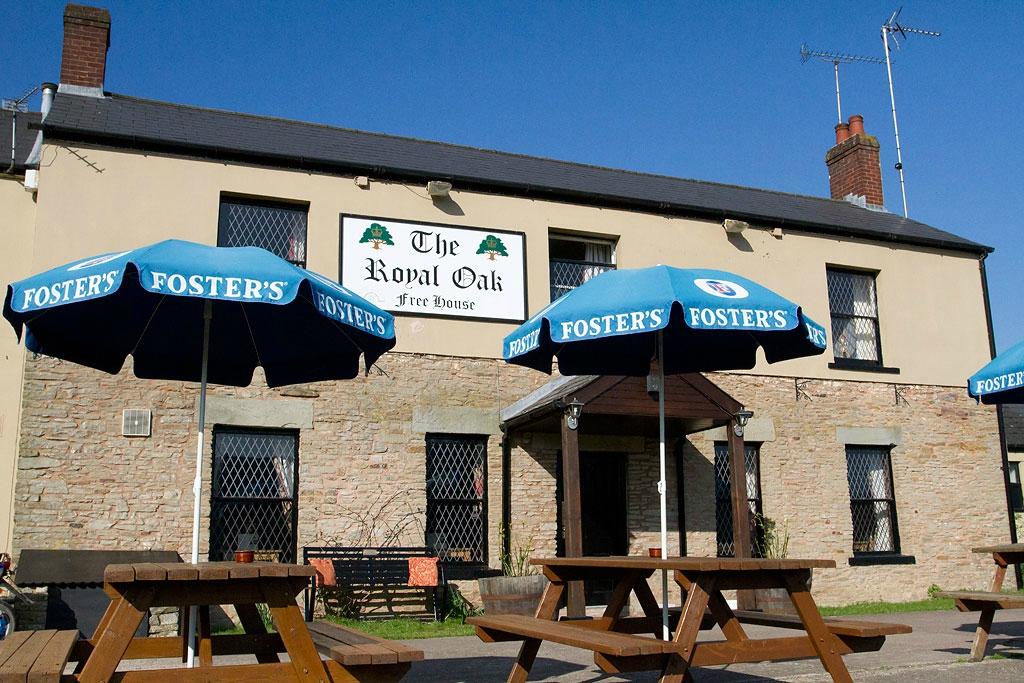 The Royal Oak Whitecroft-餐饮
