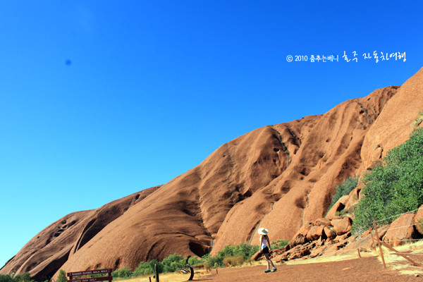 乌鲁鲁巨岩-乌鲁鲁-卡塔丘塔国家公园必去景点