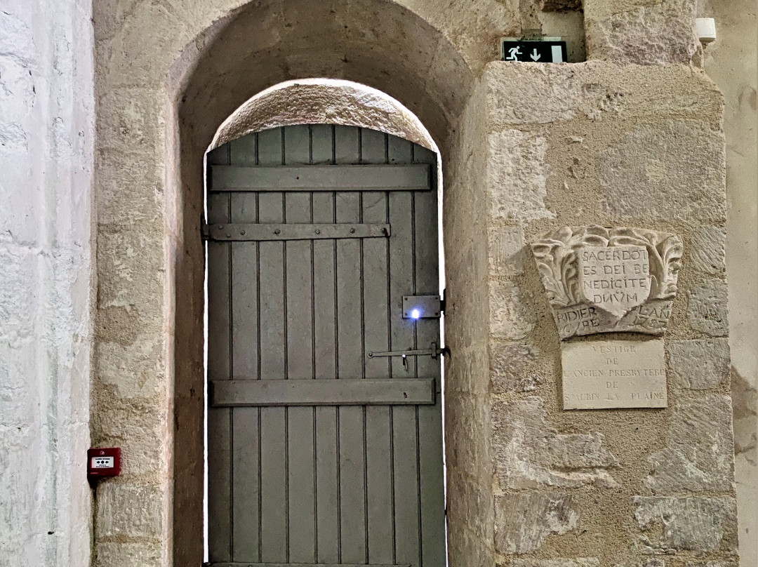 Eglise Saint-Aubin (La-Plaine)景点图片