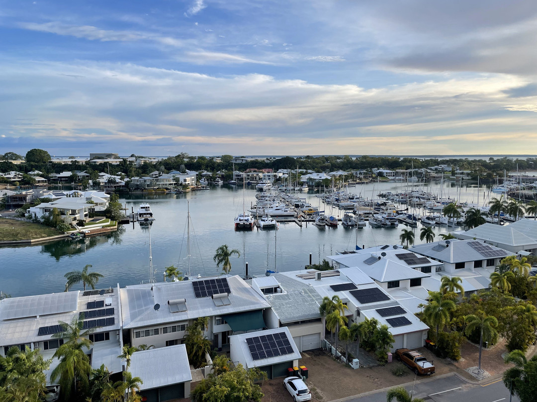 Cullen Bay Resorts主图