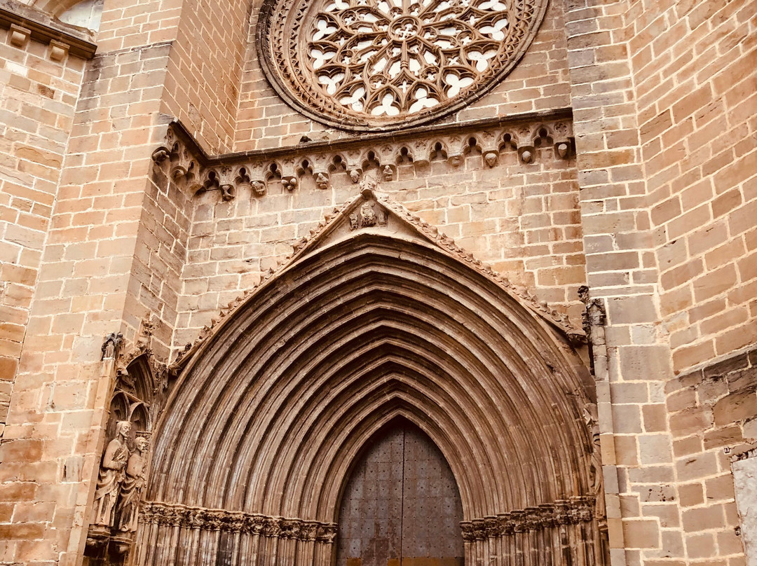 Iglesia de Santa Maria la Mayor景点图片