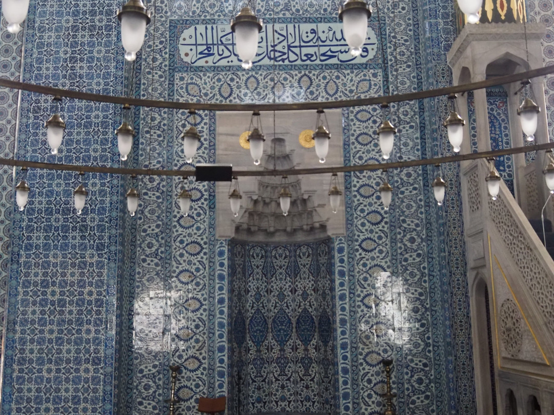 鲁斯坦帕夏清真寺景点图片