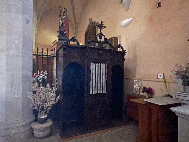 Eglise Saint-Sauveur-La Roquebrussanne必去景点