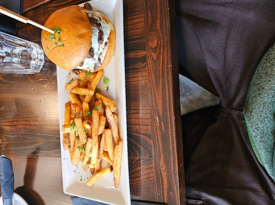 highline cafe & lounge