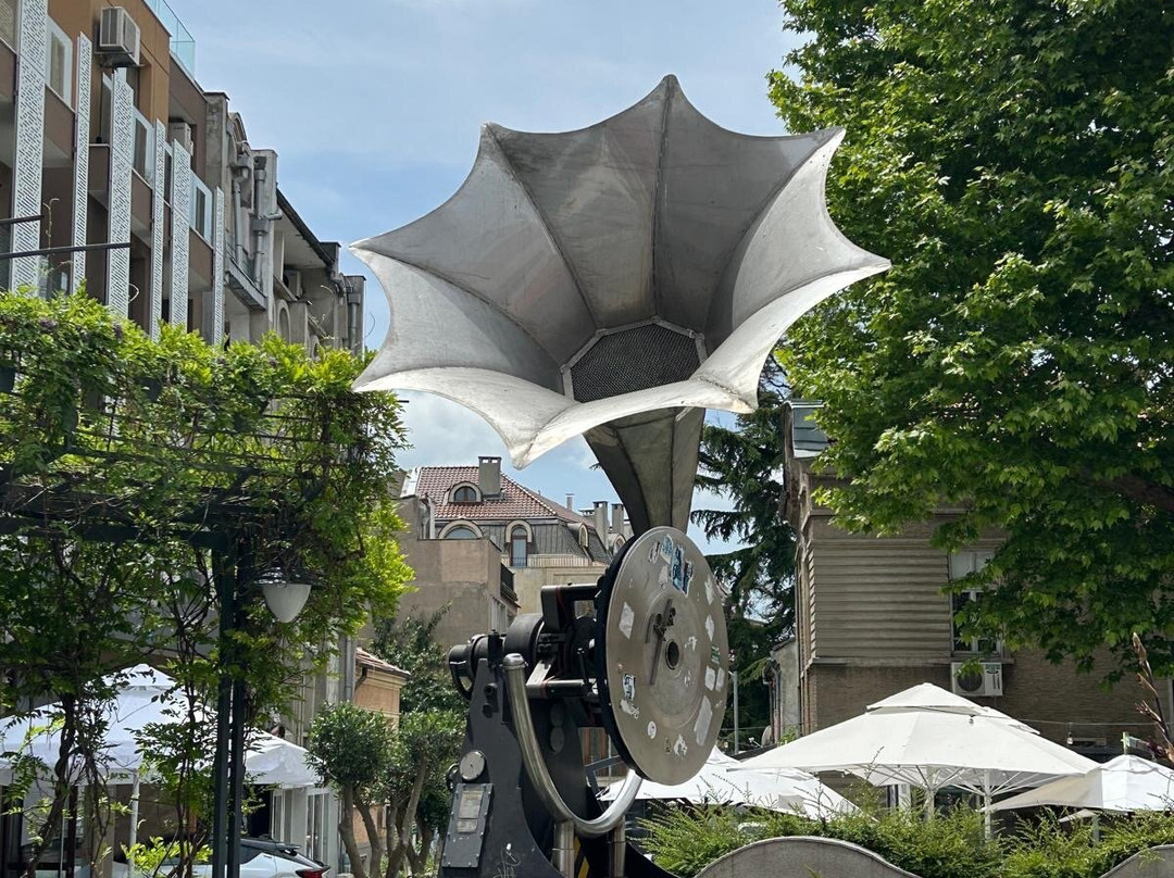 Sculpture of Gramophone-布尔加斯必去景点