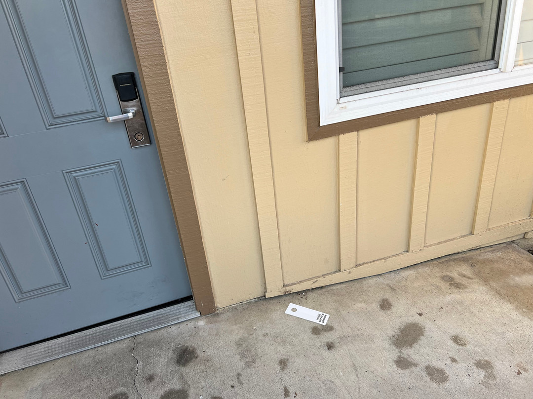 银色冲浪汽车旅馆主图