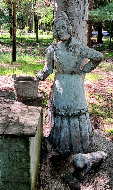 James Tellen Woodland Sculpture Garden景点图片