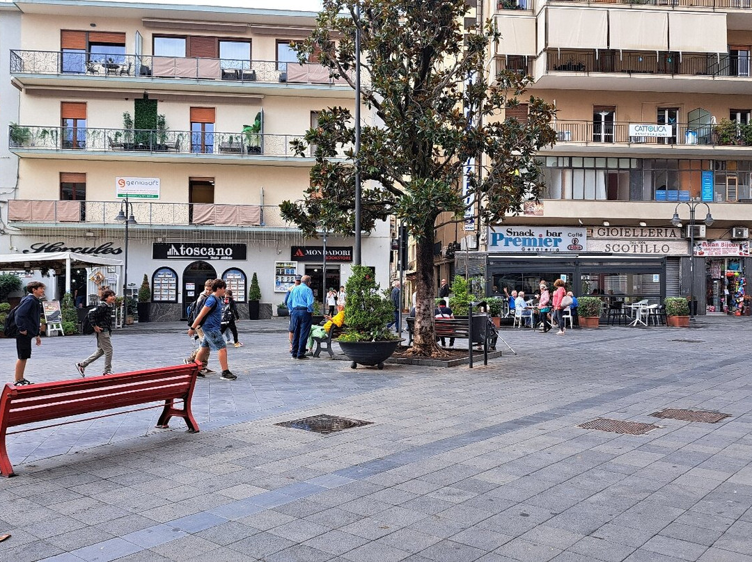 Piazza V. Veneto e Corso Garibaldi-阿格罗波利必去景点