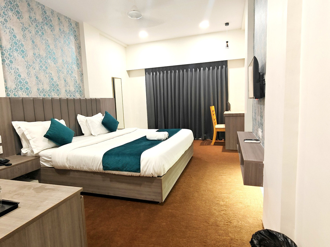 The Sky Imperial - Statue Of Unity