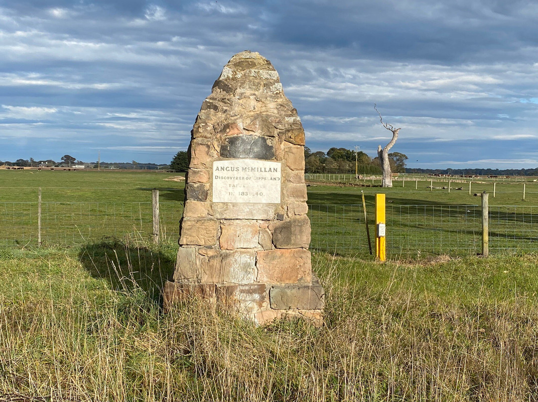 Angus Mc Millan Cairn-Maffra必去景点
