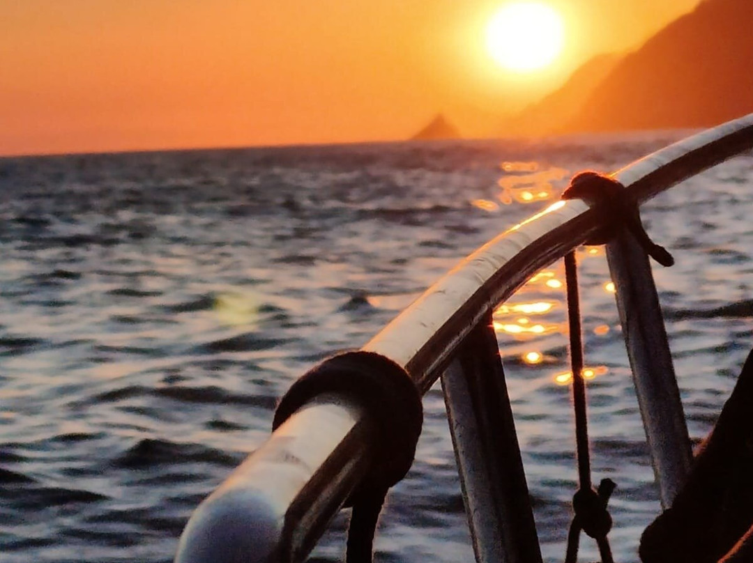 Blue Moon Rent boat La Spezia-拉斯佩齐亚必去景点