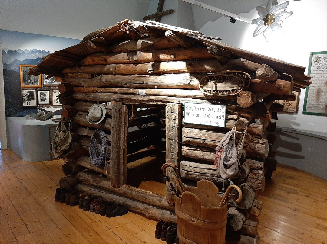 Museum Fuer Volkskultur - Schloss Porcia景点图片