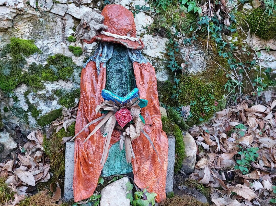 Senda de la Peridiella-Infiesto必去景点