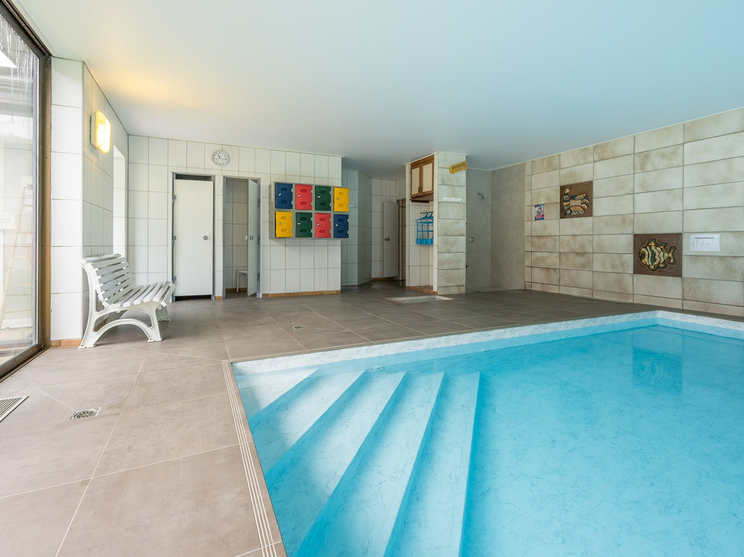 Au Bois le Sire主图