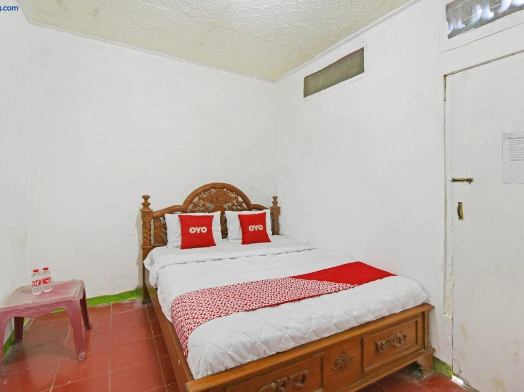 Spot On 91270 Hotel Arimbi