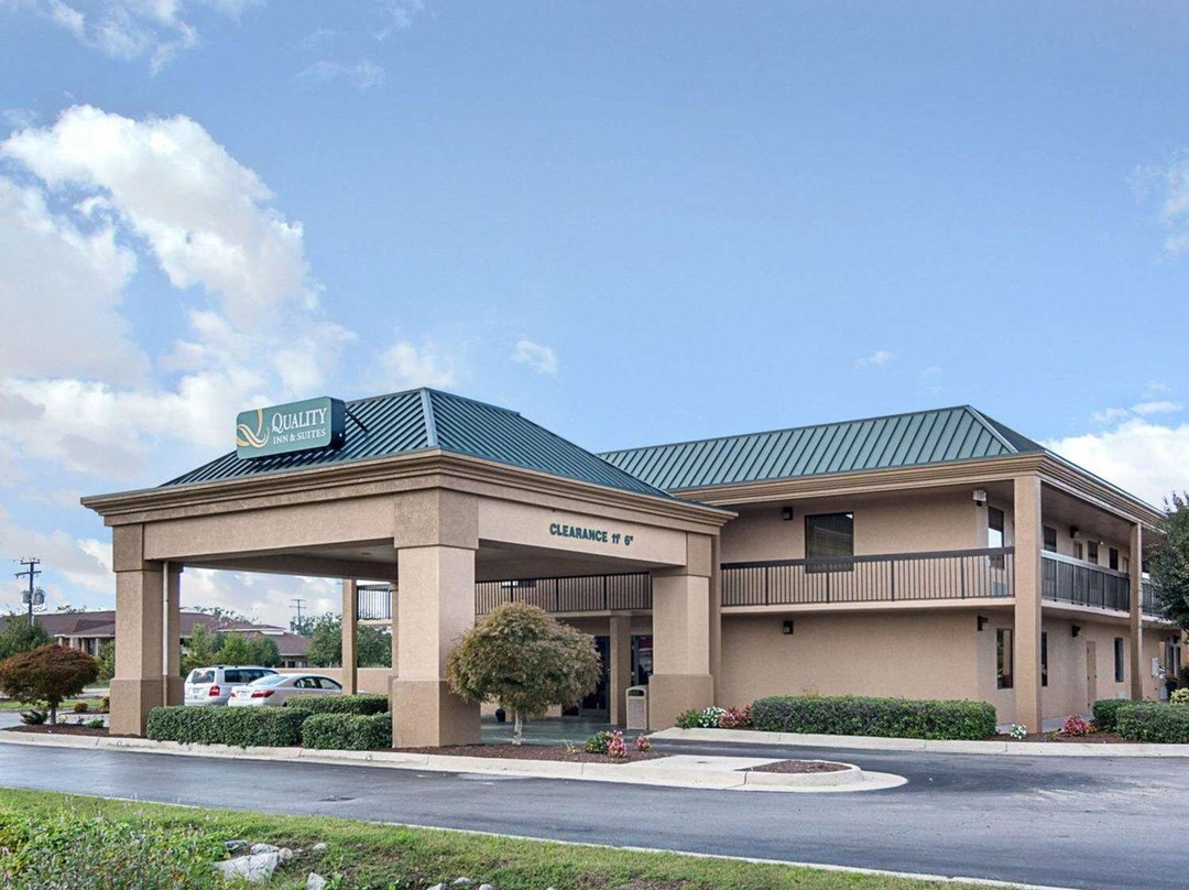 Quality Inn & Suites