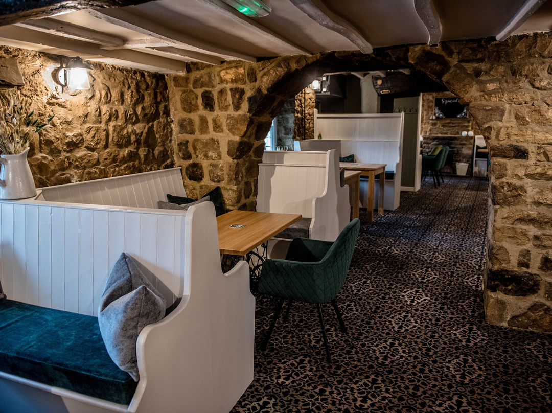 王后之首酒店主图