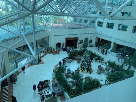 基多万豪酒店主图