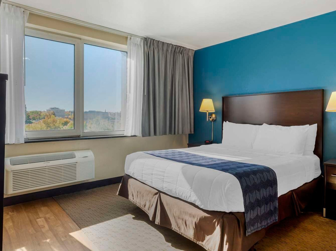 The Capitol Hotel主图