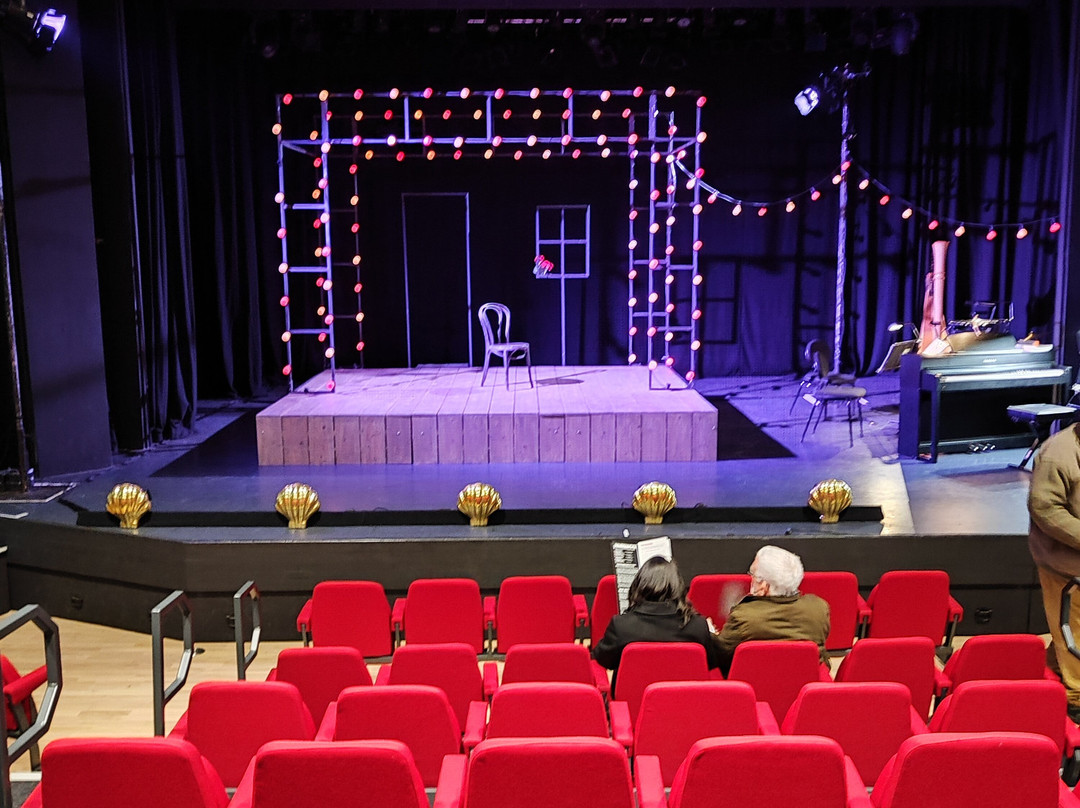 Borough Theatre景点图片
