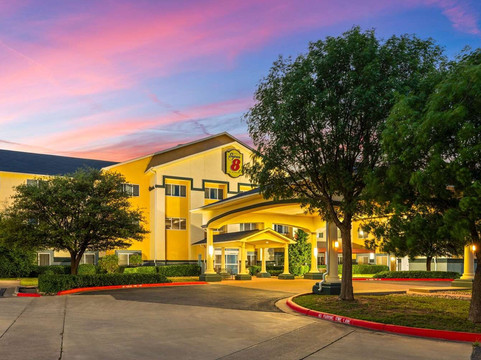 卢伯克贝蒙特西旅馆和套房