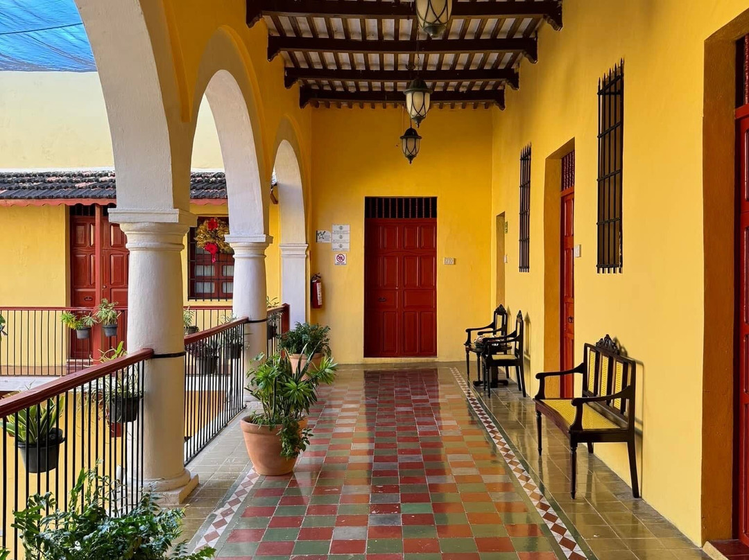 卡斯特尔玛酒店主图