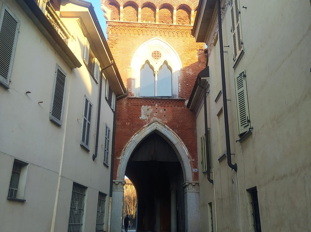 Arco Di Ingresso Neogotico-维杰瓦诺必去景点