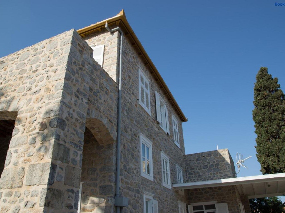 Kiki's Houses Vlichos