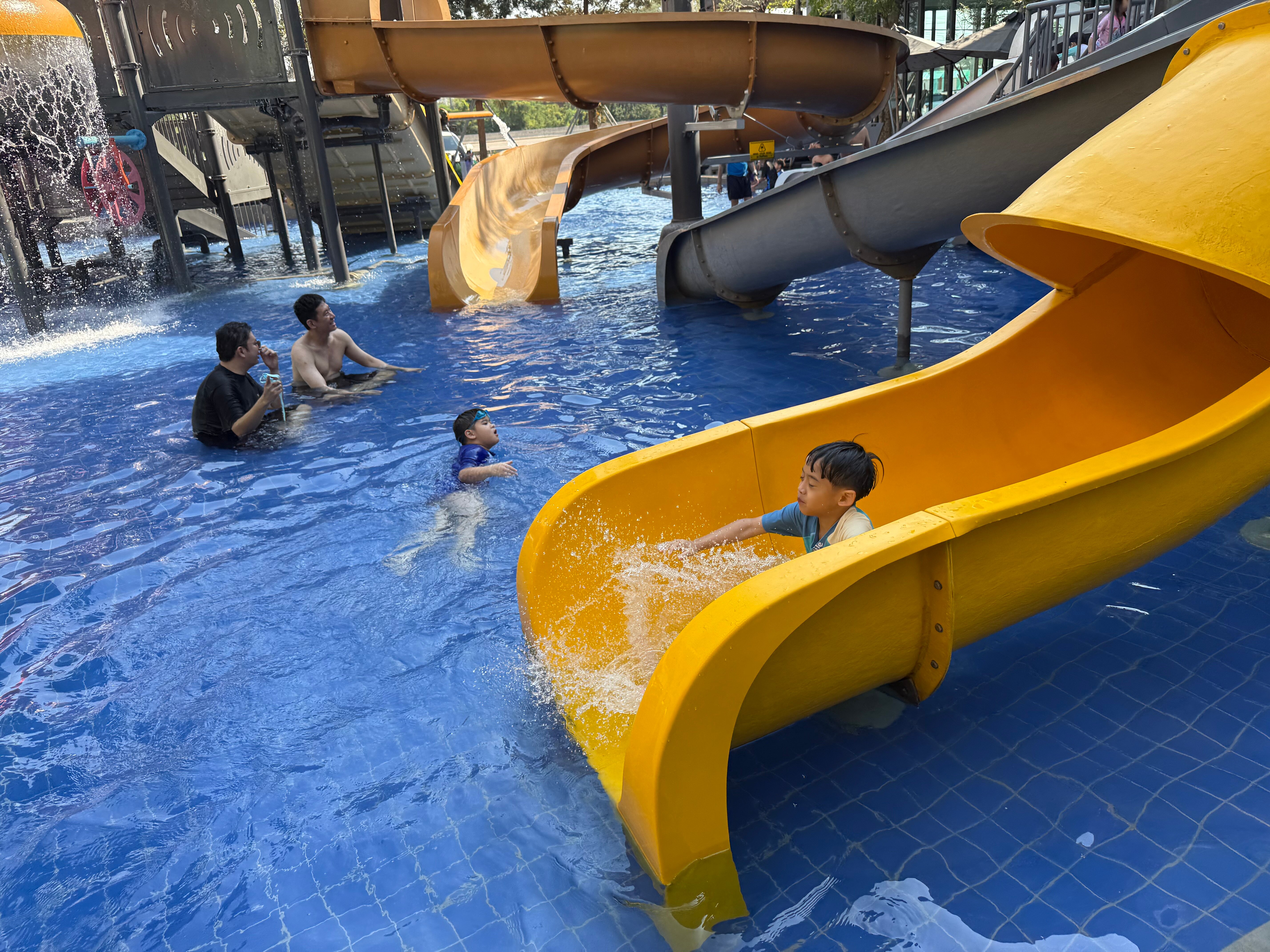 9D Sport Hotel-泳池