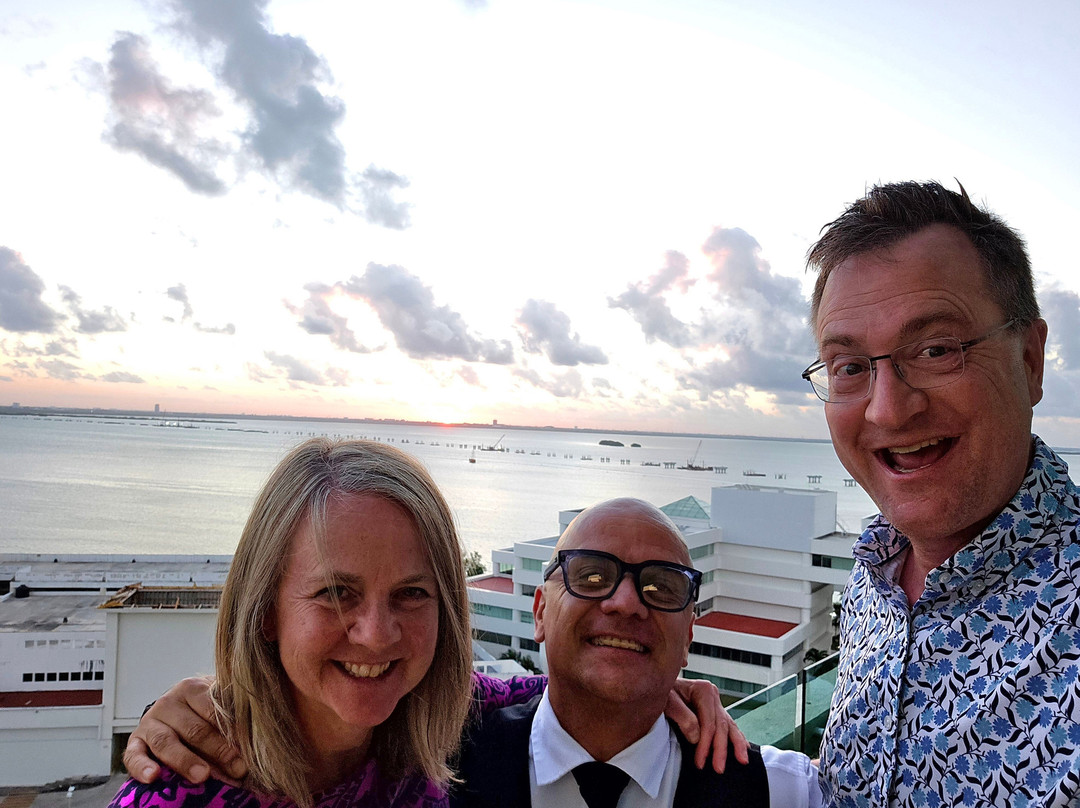 坎昆水上生活酒店主图