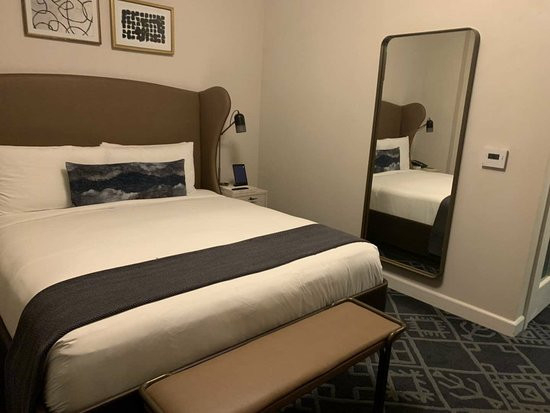 洛杉矶市中心菲格罗亚酒店主图