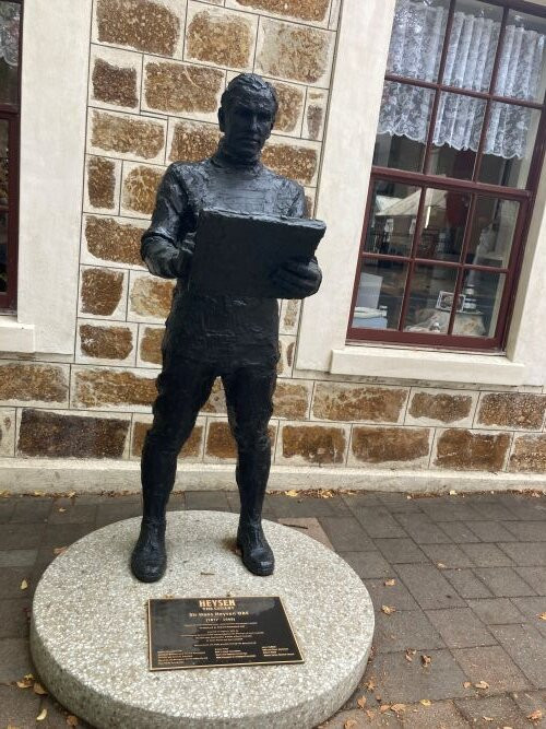 Statue Of Hans Heysen-汉道夫德国村必去景点