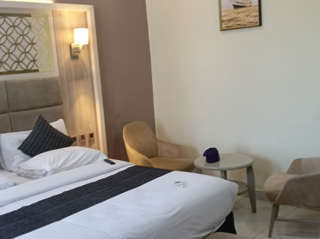 Springhill Hotel & Suites