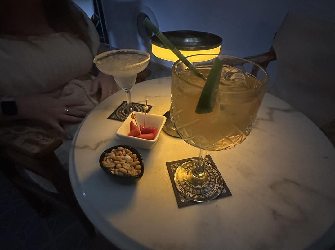 Astra Cocktail Bar景点图片