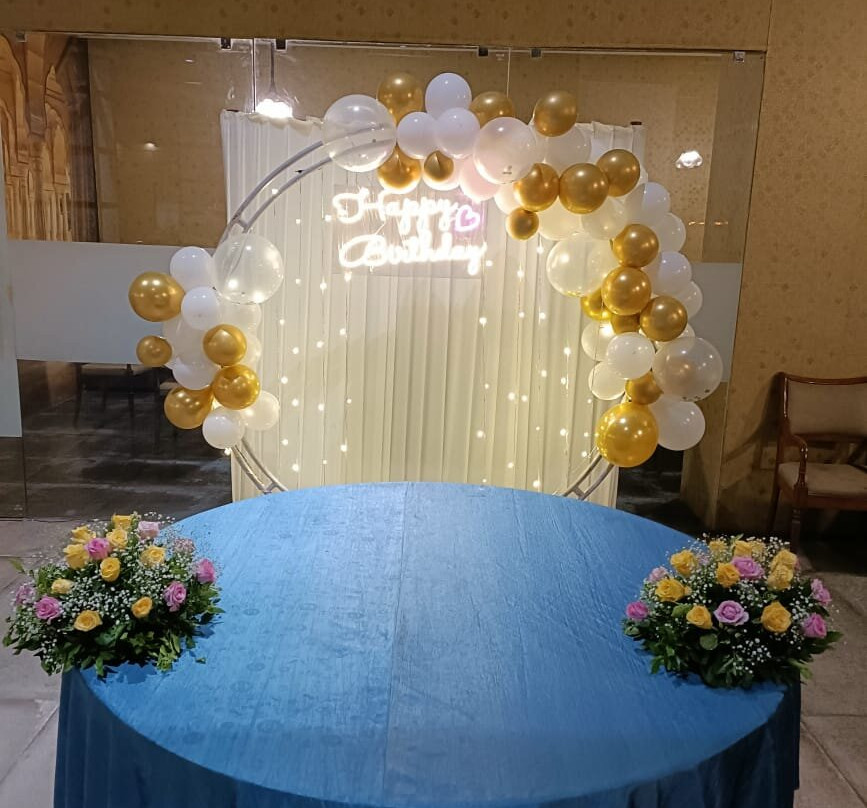 Regenta Central Hotel & Convention Centre主图