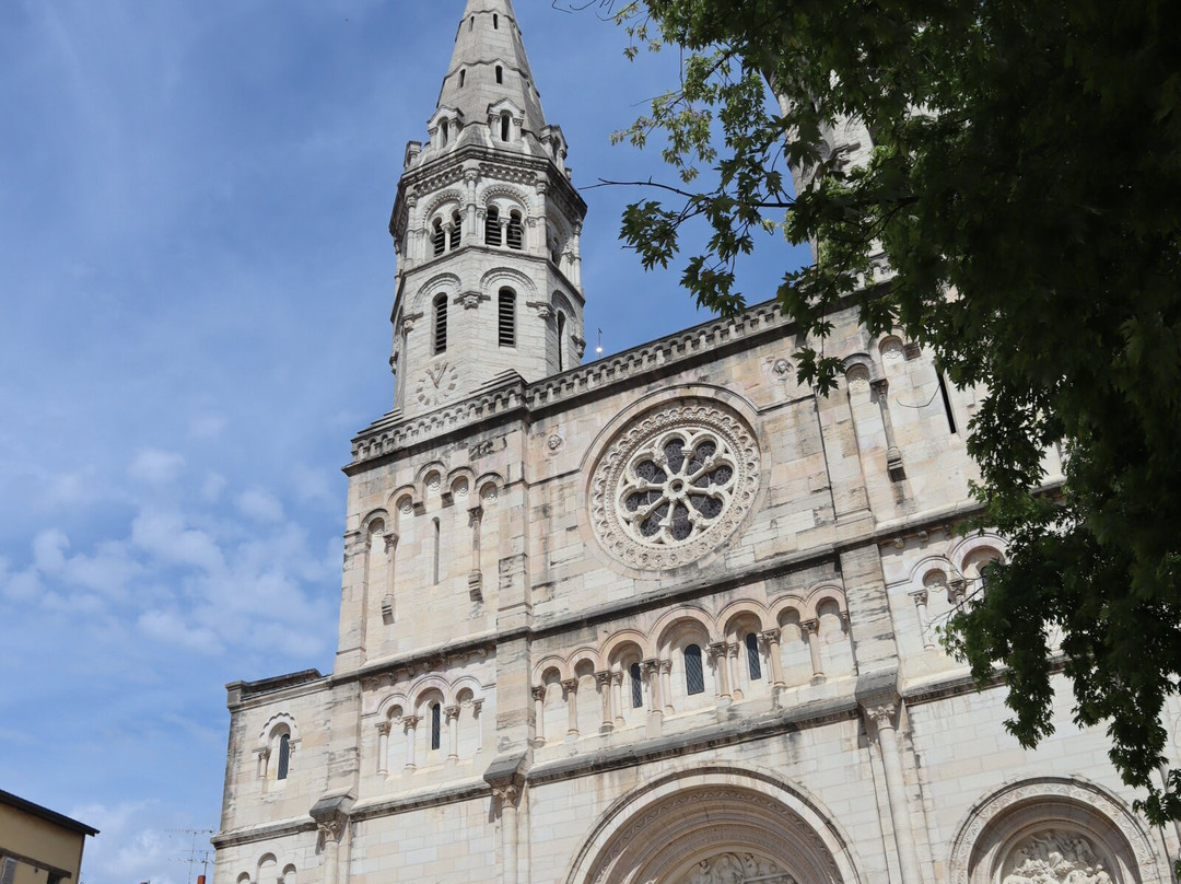 Église Saint-Pierre景点图片
