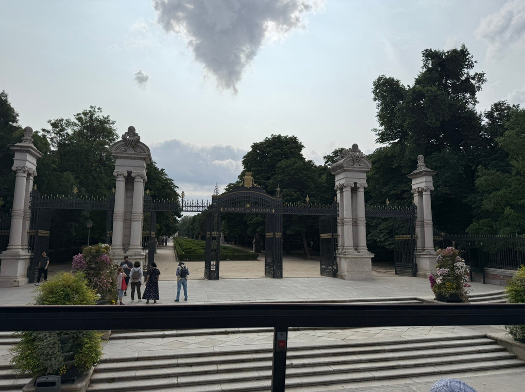 Hop On/Hop Off Bus Tour Madrid-马德里必去景点