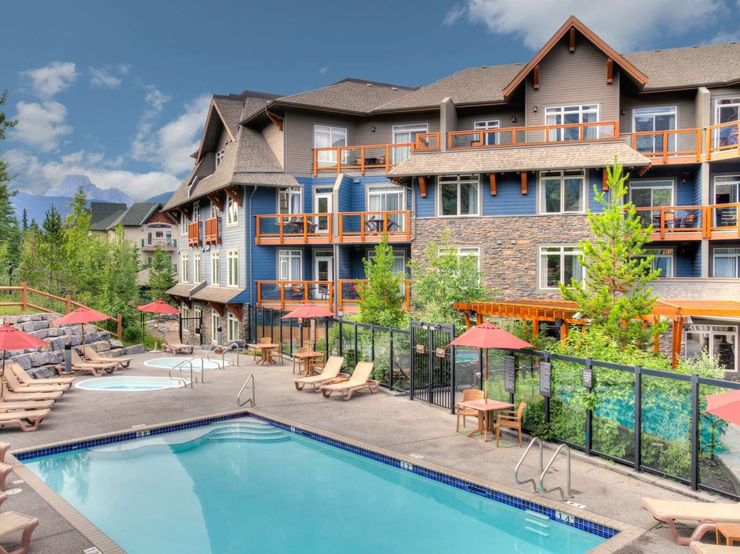 加拿大洛基山脉酒店住宿-黑石山旅馆