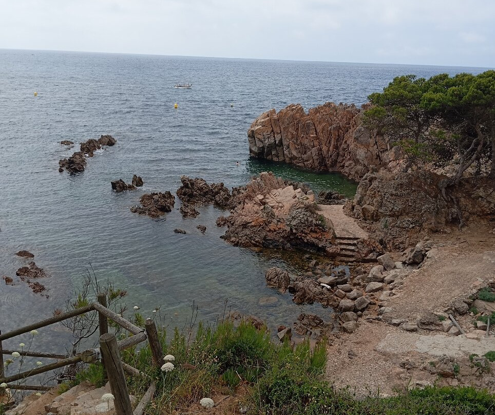 Cala Estreta-Palamos必去景点