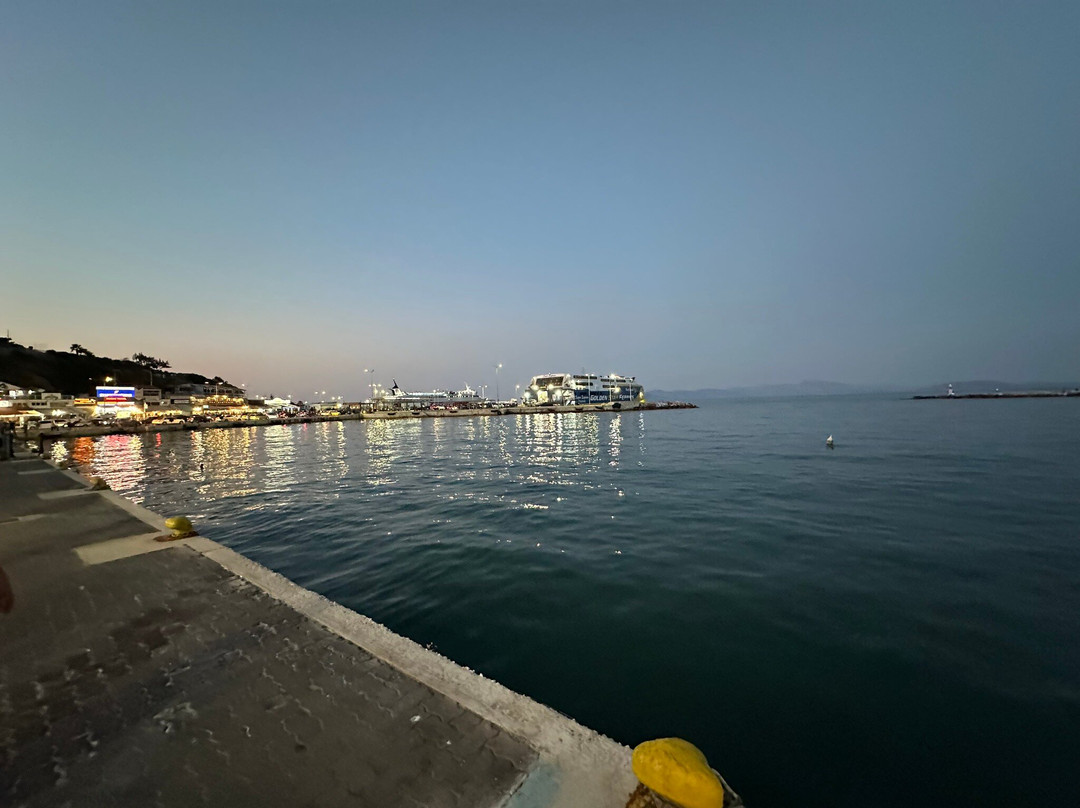 Rafina Port-拉斐那必去景点