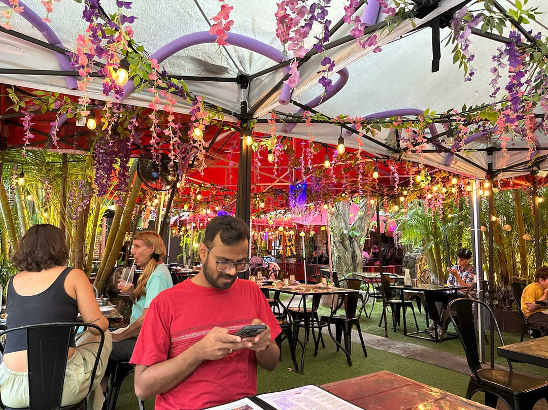 Olay's Thai Lao Cuisine