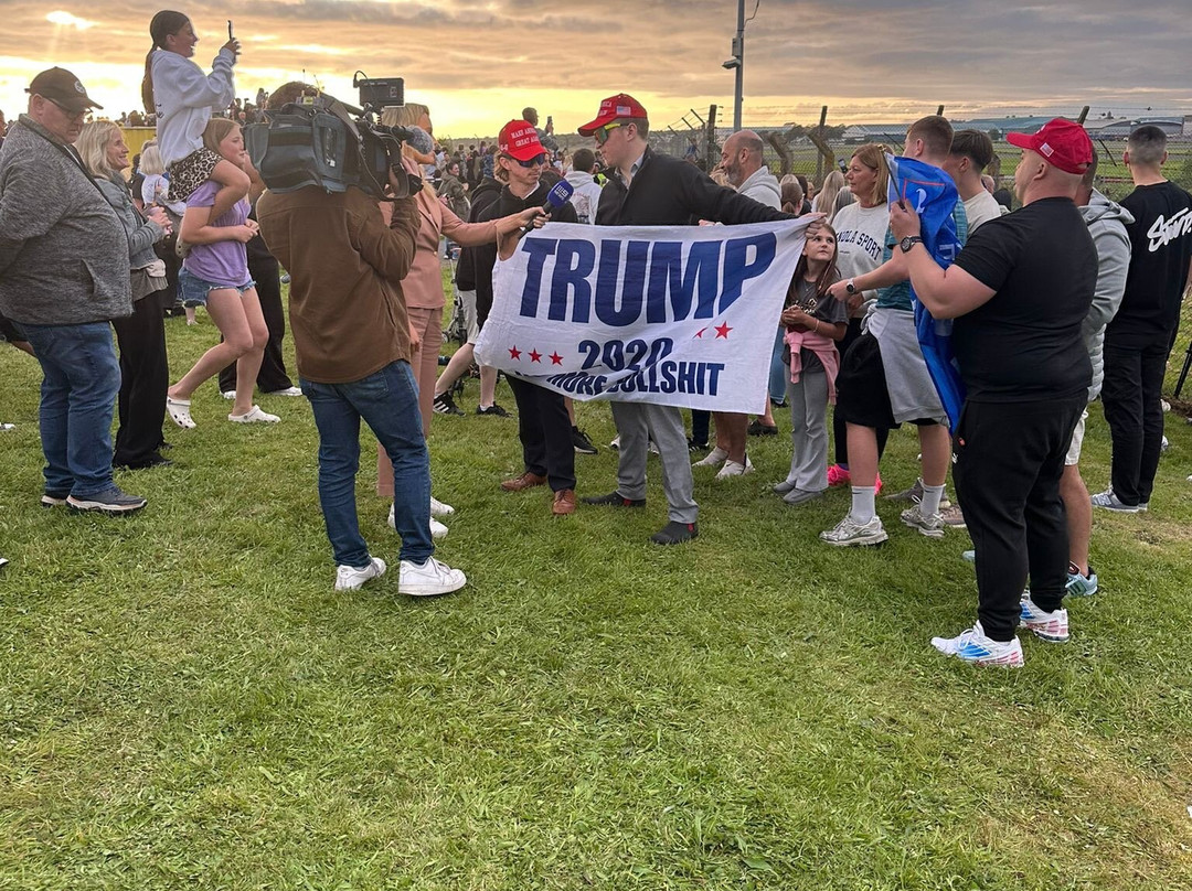 Prestwick Airport Spotter's Mound-Prestwick必去景点