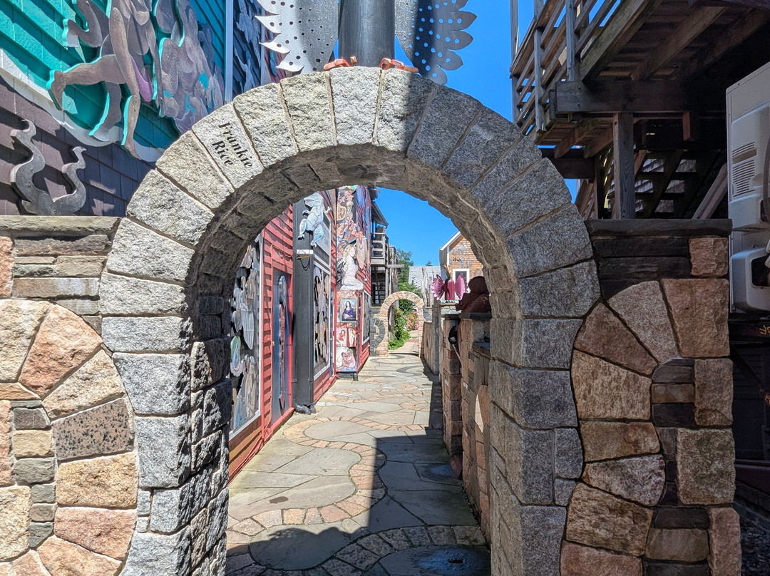 Bob Gasoi Memorial Art Alley-普罗温斯敦必去景点